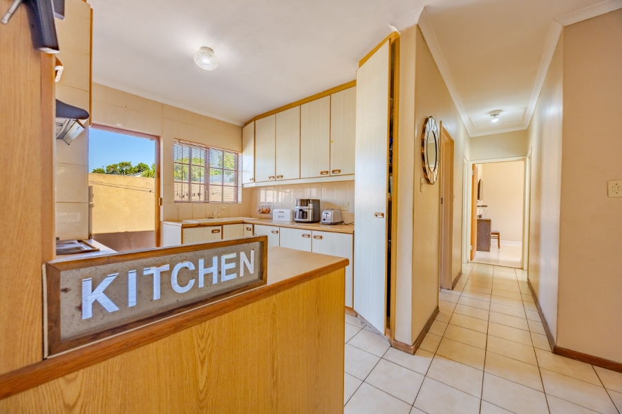 5 Bedroom Property for Sale in Bothasig Western Cape
